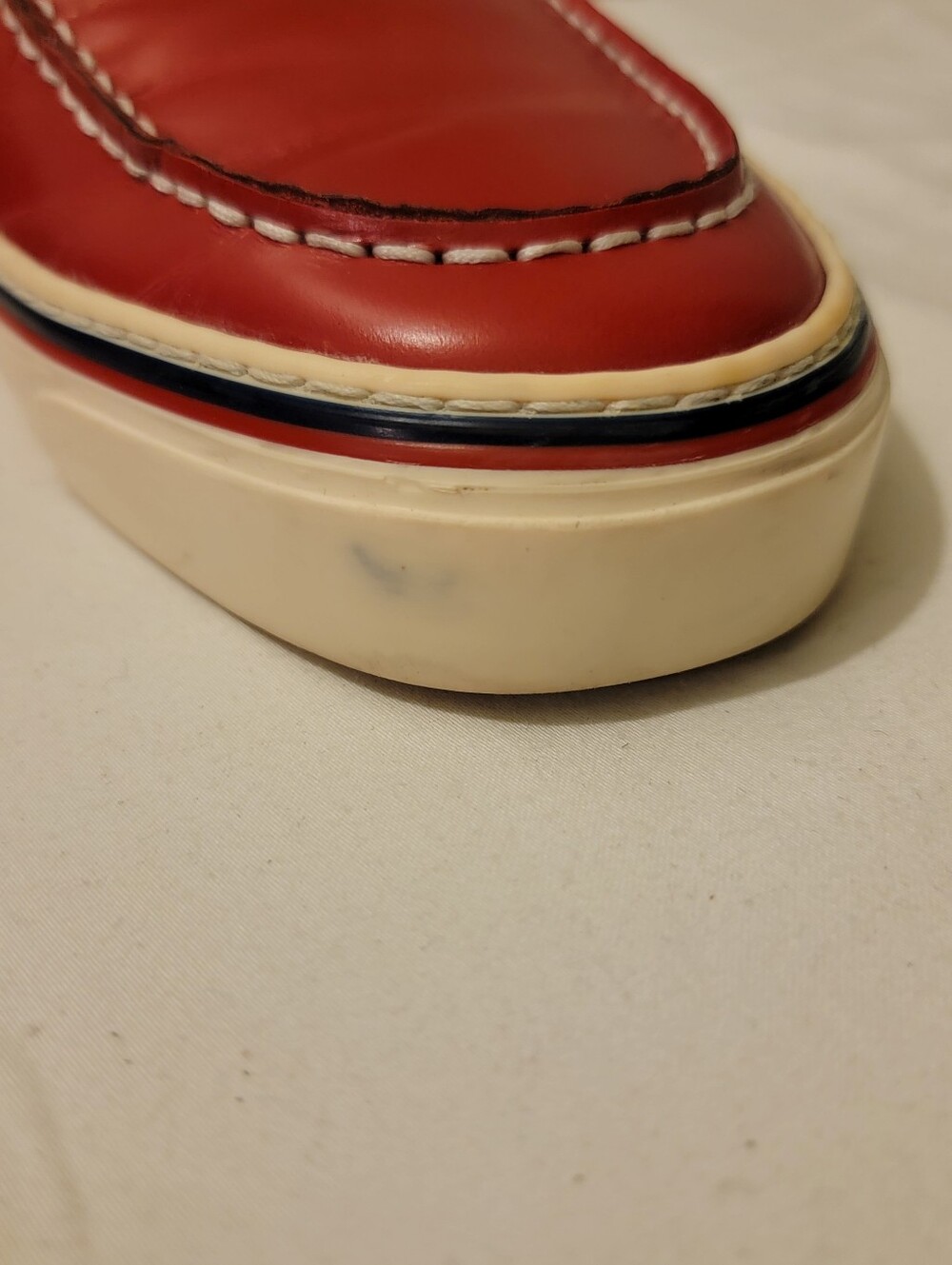 Gucci Red Leather Men's Boat Shoes with Cream and Navy Trim - Picture 8 of 11